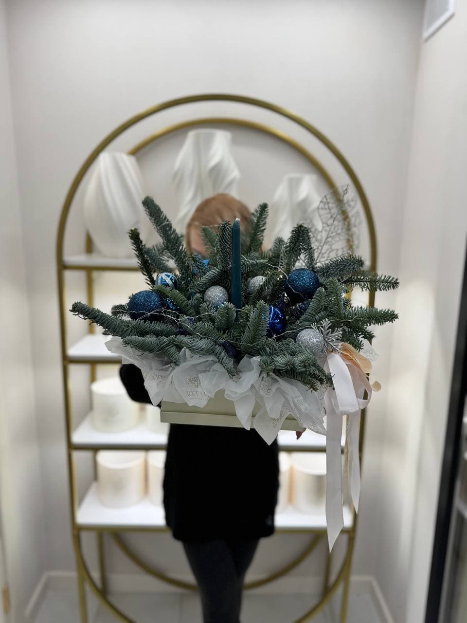 Синяя композиция с нобилисом